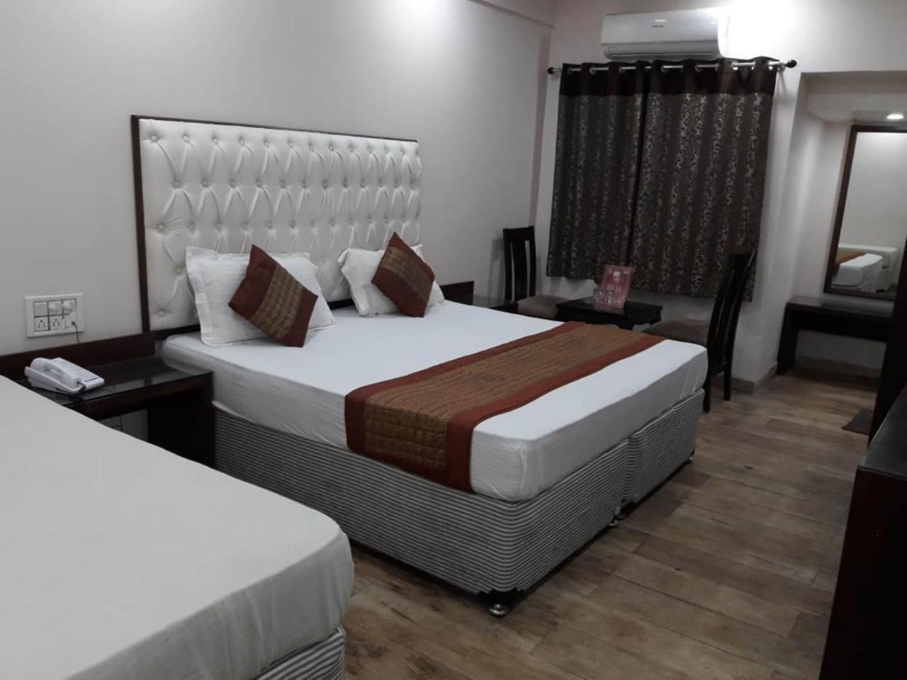 Hotel Kabeer New Delhi @ New Delhi Railway Station Exteriör bild