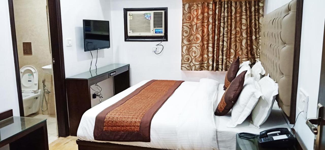 Hotel Kabeer New Delhi @ New Delhi Railway Station Exteriör bild