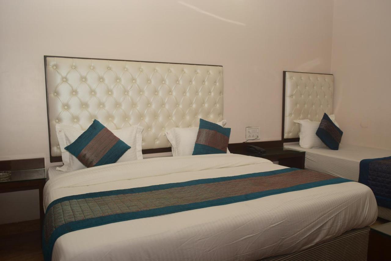 Hotel Kabeer New Delhi @ New Delhi Railway Station Exteriör bild