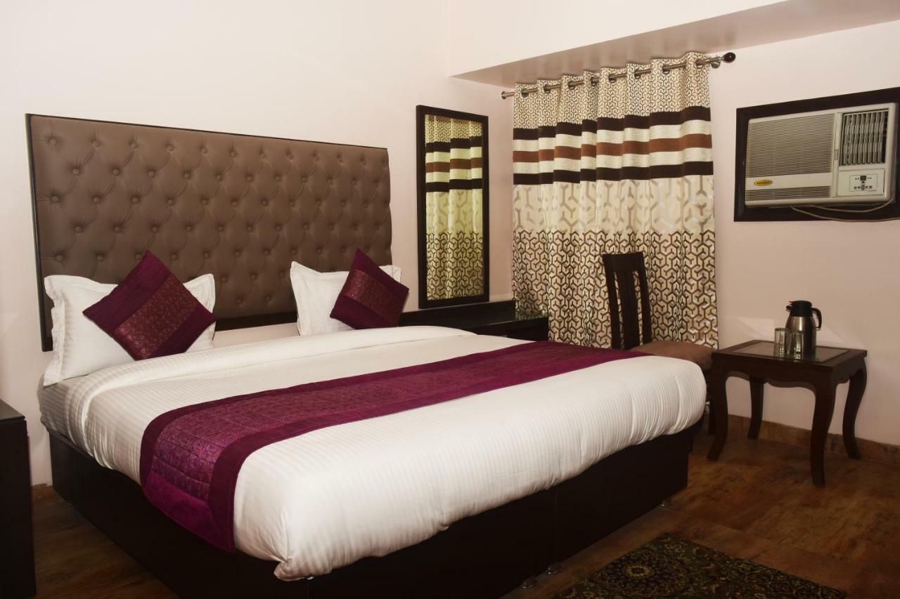 Hotel Kabeer New Delhi @ New Delhi Railway Station Exteriör bild
