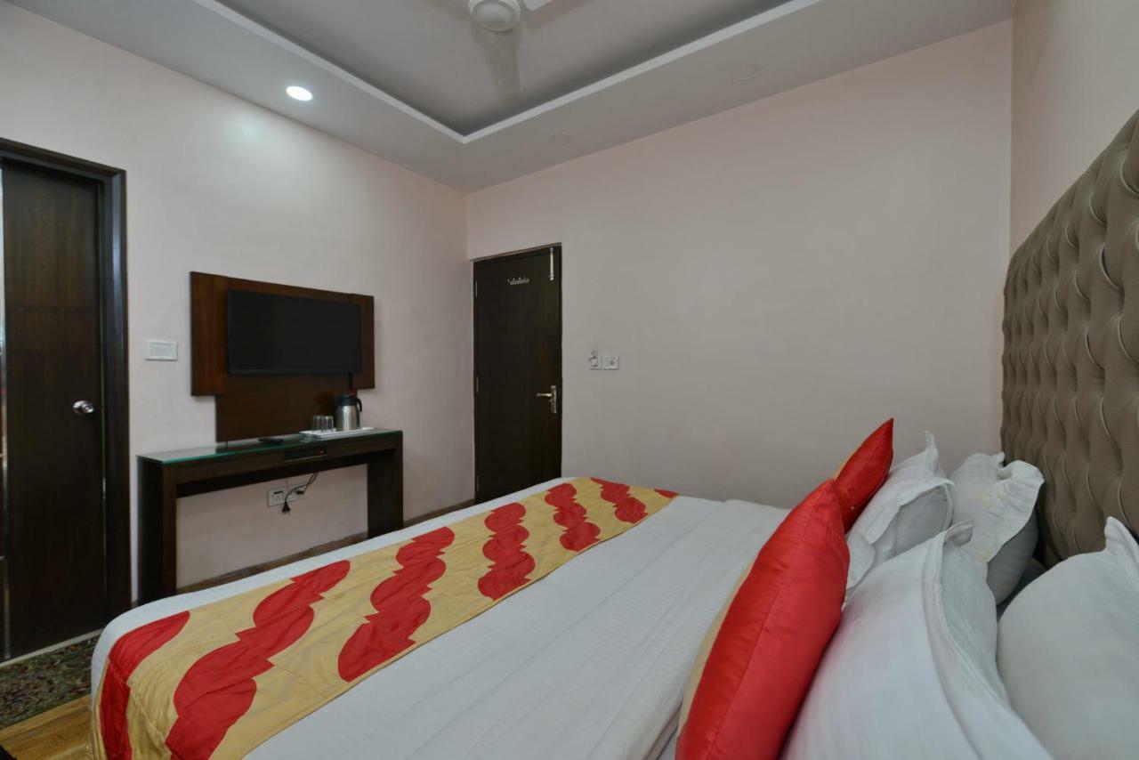 Hotel Kabeer New Delhi @ New Delhi Railway Station Exteriör bild