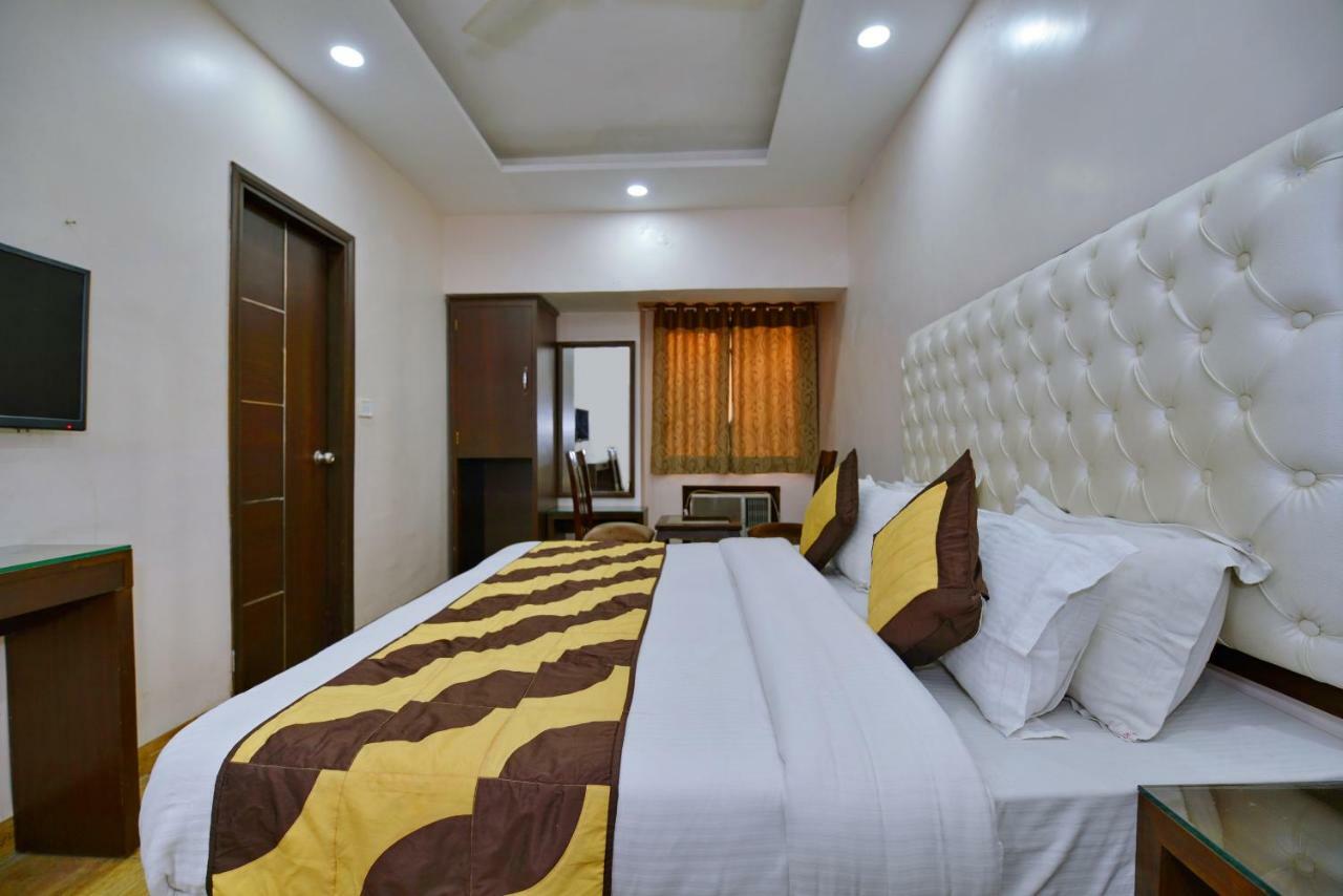 Hotel Kabeer New Delhi @ New Delhi Railway Station Exteriör bild