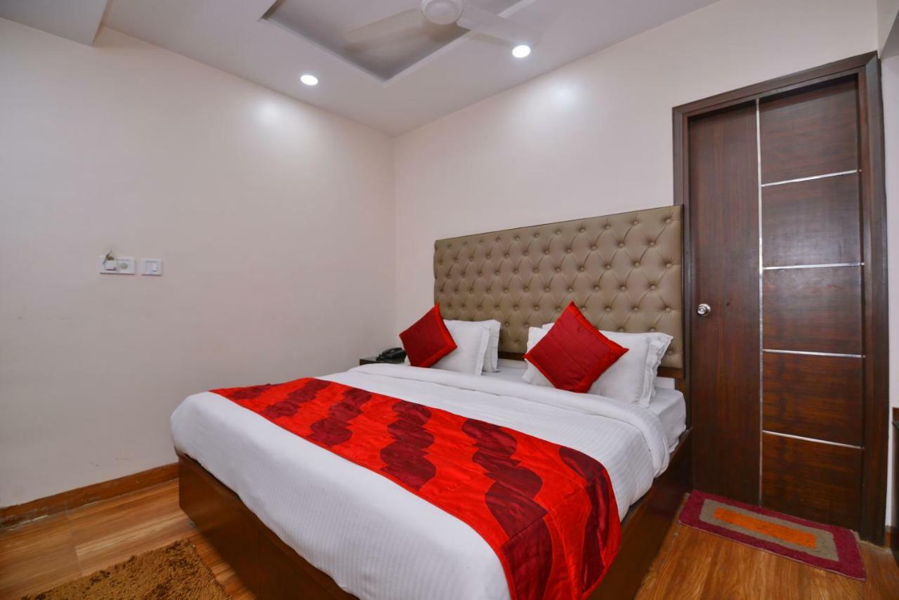 Hotel Kabeer New Delhi @ New Delhi Railway Station Exteriör bild