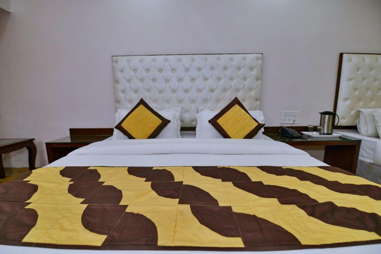 Hotel Kabeer New Delhi @ New Delhi Railway Station Exteriör bild